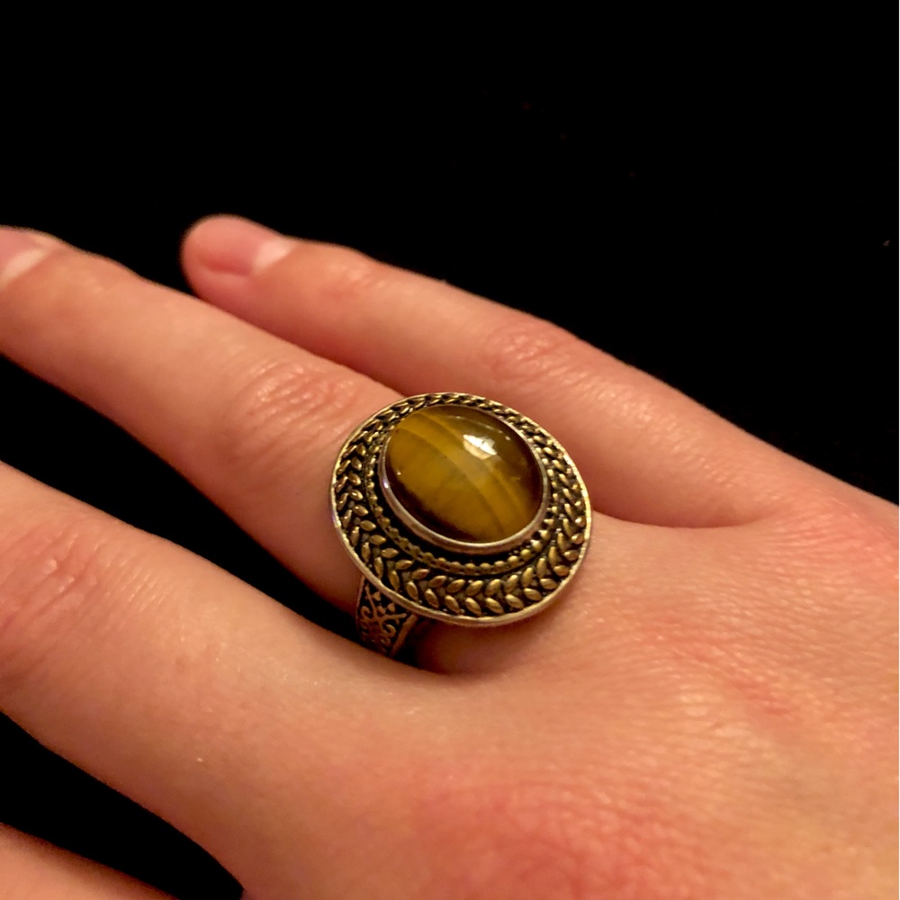 vintage STERLING SILVER TIGER EYE ring Size 6-6.5.   Currrently Polished. JAG